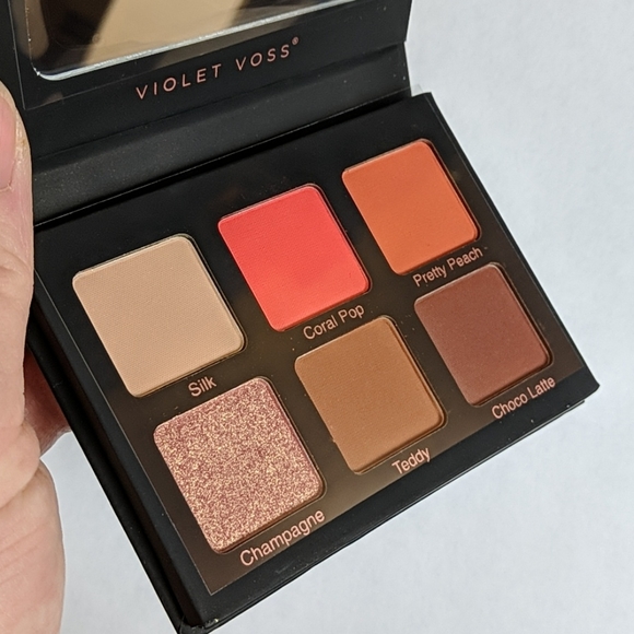 VIOLET VOSS
Coral Pop Eyeshadow Palette NWT - Picture 5 of 5
